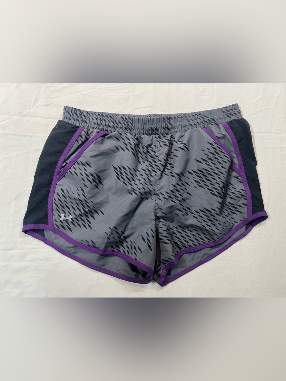 Under Armour Gray Purple Running Athletic Shorts Women’s Size S/M